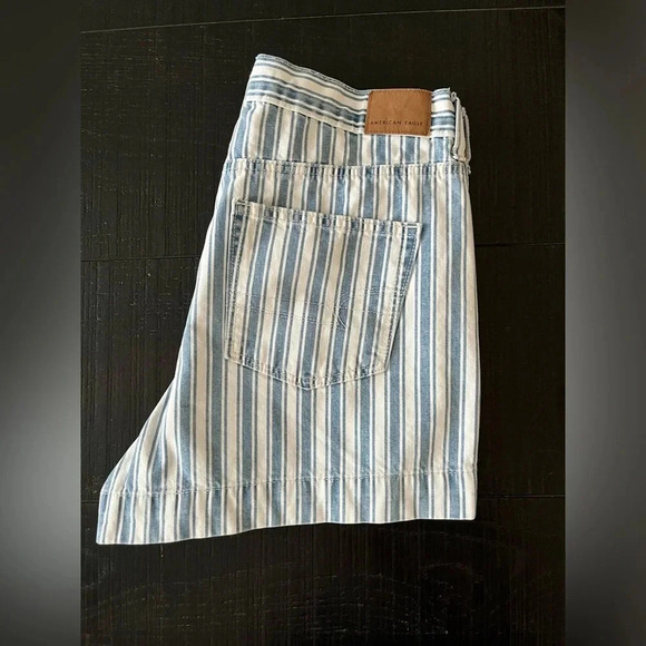 AEO High Rise Blue Striped Mom Shorts Sz 8 - Picture 2 of 8